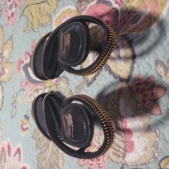 Burberry Zipper Slingback Heels - Picture 3 of 8